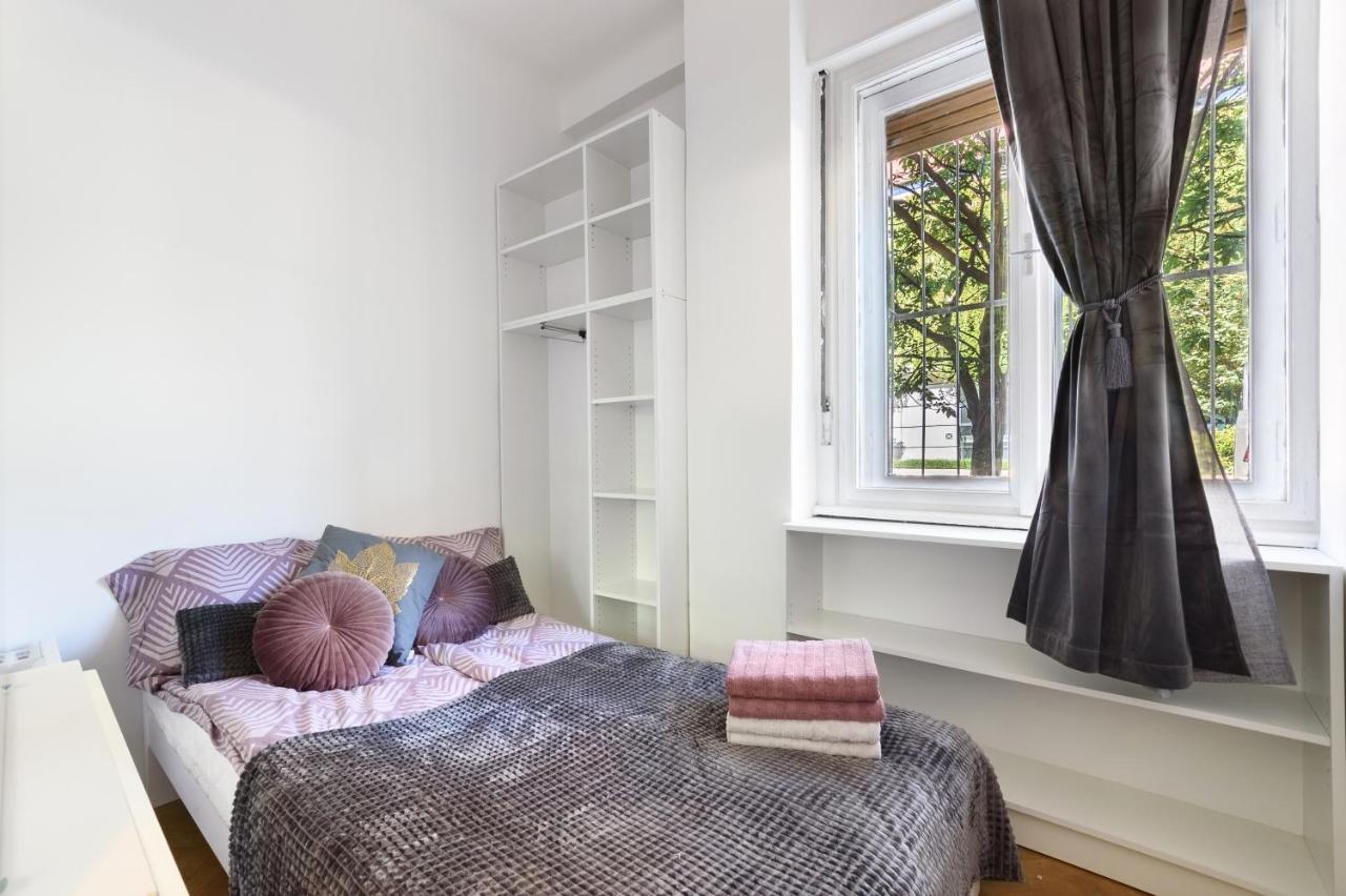 Buda Centre Homes By The Allee Shopping Mall * Budapesta