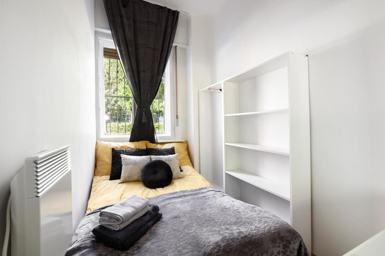 Buda Centre Homes By The Allee Shopping Mall * Budapesta